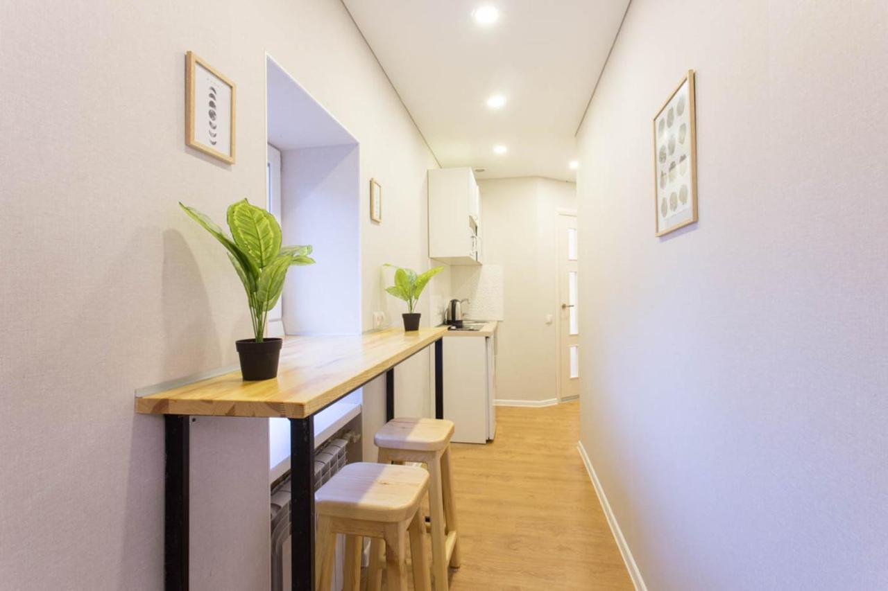 Studio Near Metro Yaroslava Mudroho, Universytet - Mykoly Khvylovoho Str 5-3 Kharkiv Bagian luar foto