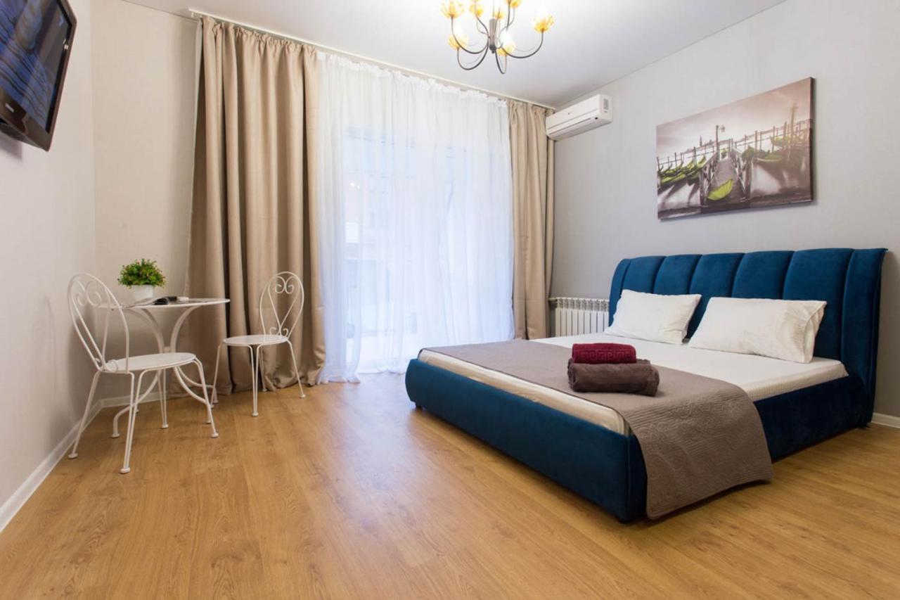 Studio Near Metro Yaroslava Mudroho, Universytet - Mykoly Khvylovoho Str 5-3 Kharkiv Bagian luar foto