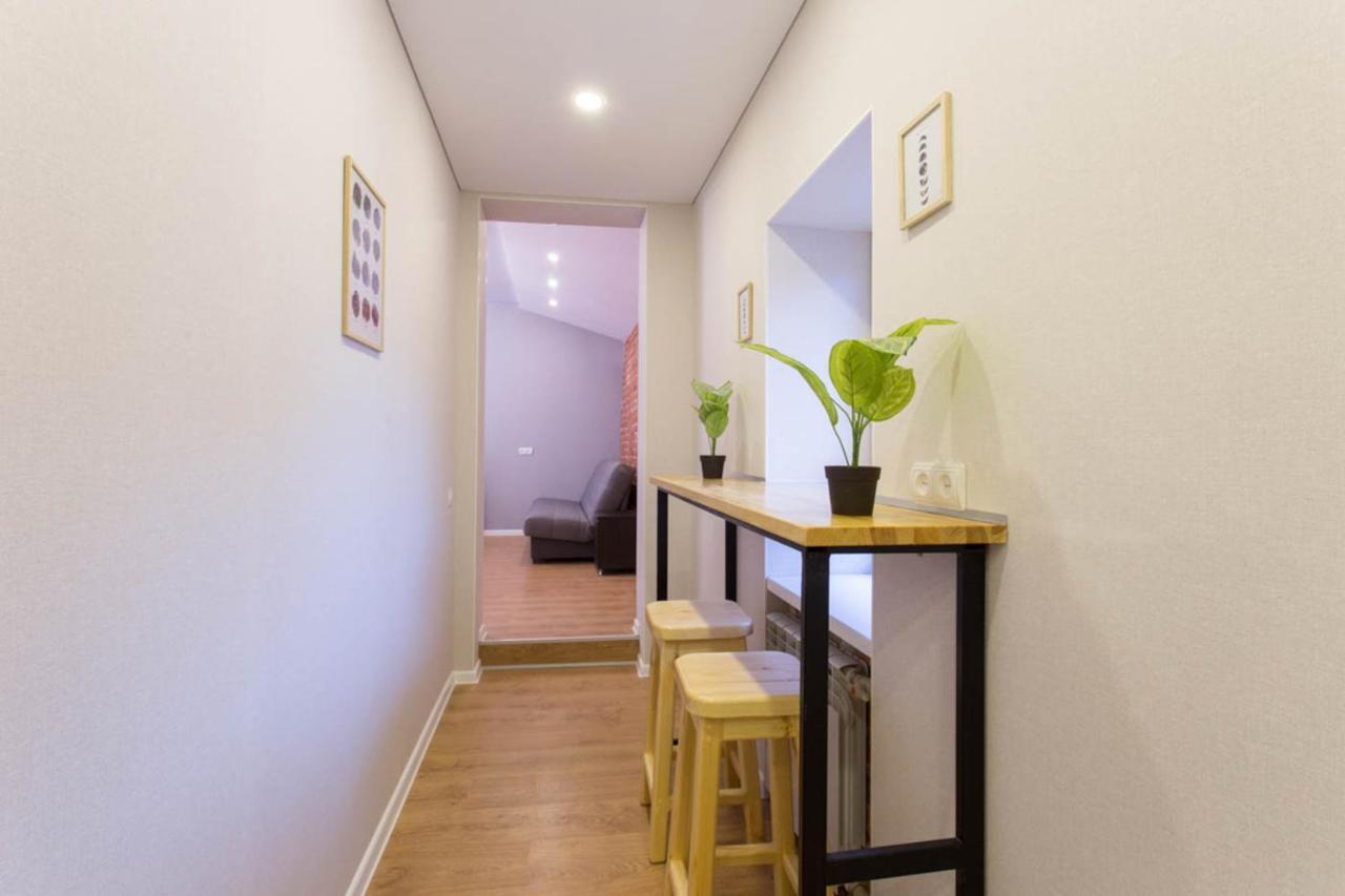 Studio Near Metro Yaroslava Mudroho, Universytet - Mykoly Khvylovoho Str 5-3 Kharkiv Bagian luar foto