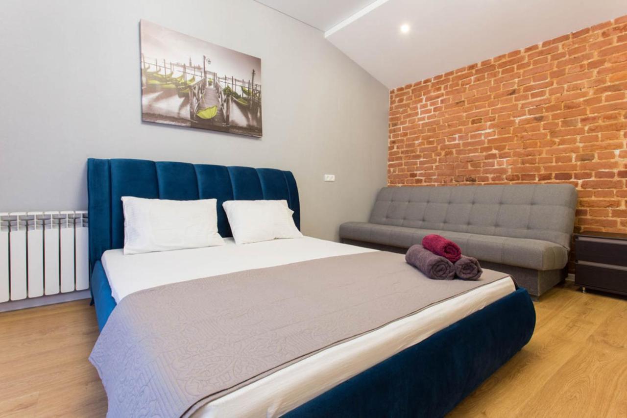 Studio Near Metro Yaroslava Mudroho, Universytet - Mykoly Khvylovoho Str 5-3 Kharkiv Bagian luar foto