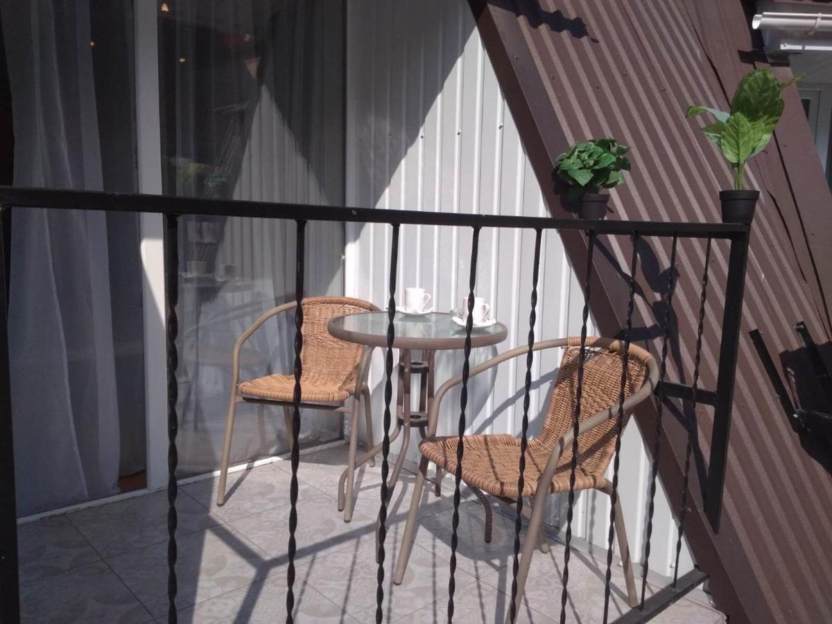 Studio Near Metro Yaroslava Mudroho, Universytet - Mykoly Khvylovoho Str 5-3 Kharkiv Bagian luar foto