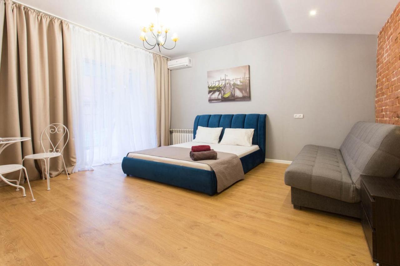Studio Near Metro Yaroslava Mudroho, Universytet - Mykoly Khvylovoho Str 5-3 Kharkiv Bagian luar foto