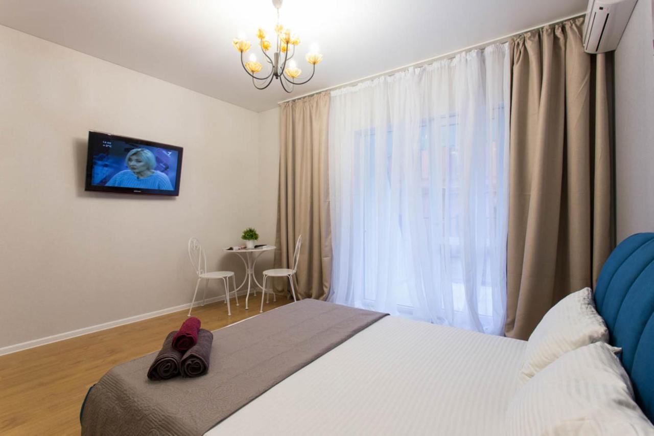 Studio Near Metro Yaroslava Mudroho, Universytet - Mykoly Khvylovoho Str 5-3 Kharkiv Bagian luar foto