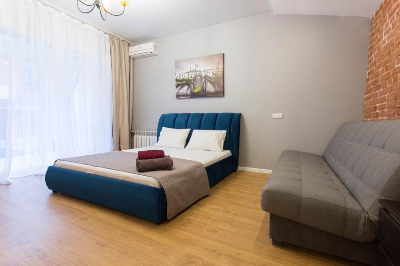 Studio Near Metro Yaroslava Mudroho, Universytet - Mykoly Khvylovoho Str 5-3 Kharkiv Bagian luar foto