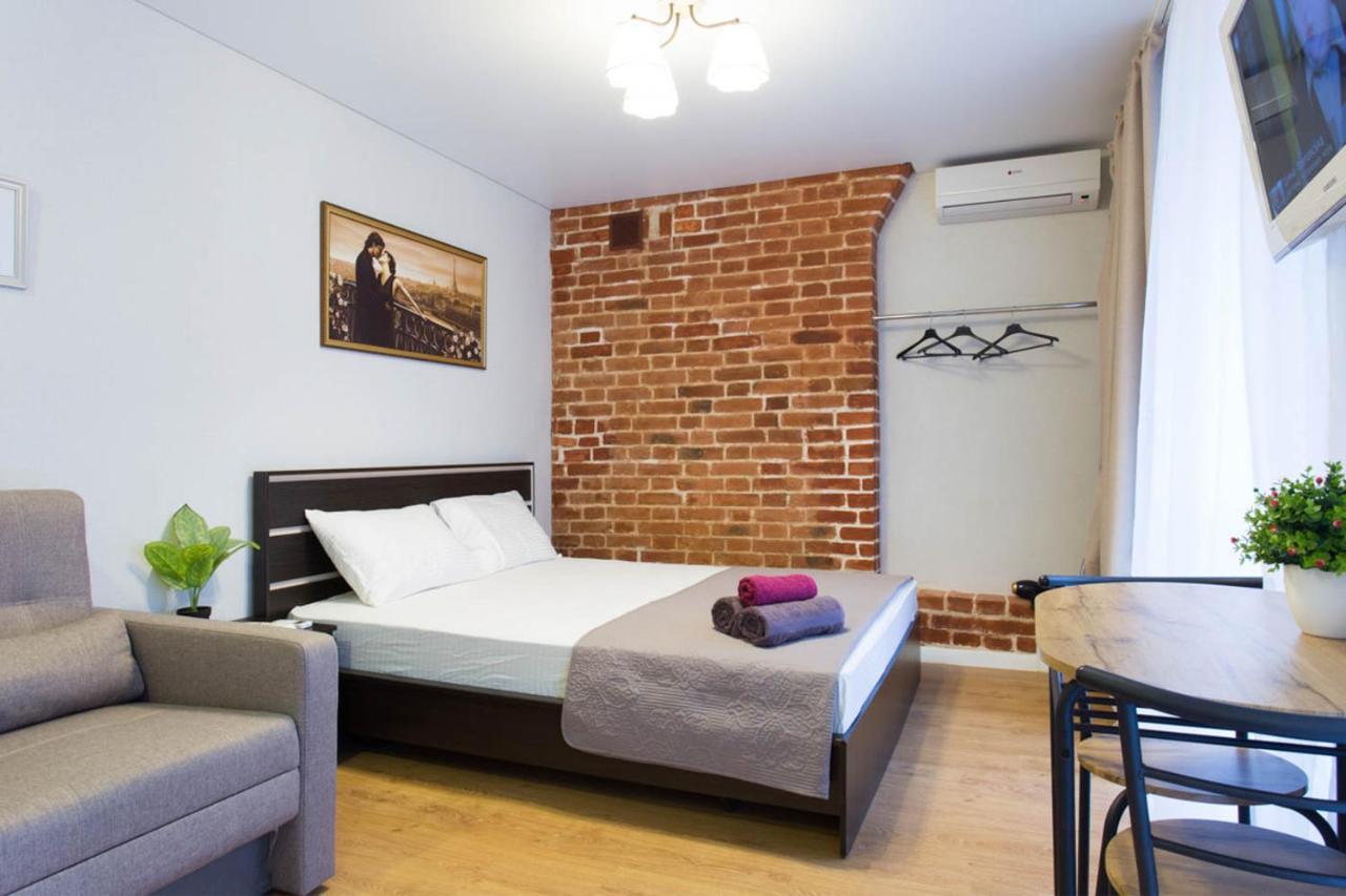 Studio Near Metro Yaroslava Mudroho, Universytet - Mykoly Khvylovoho Str 5-3 Kharkiv Bagian luar foto