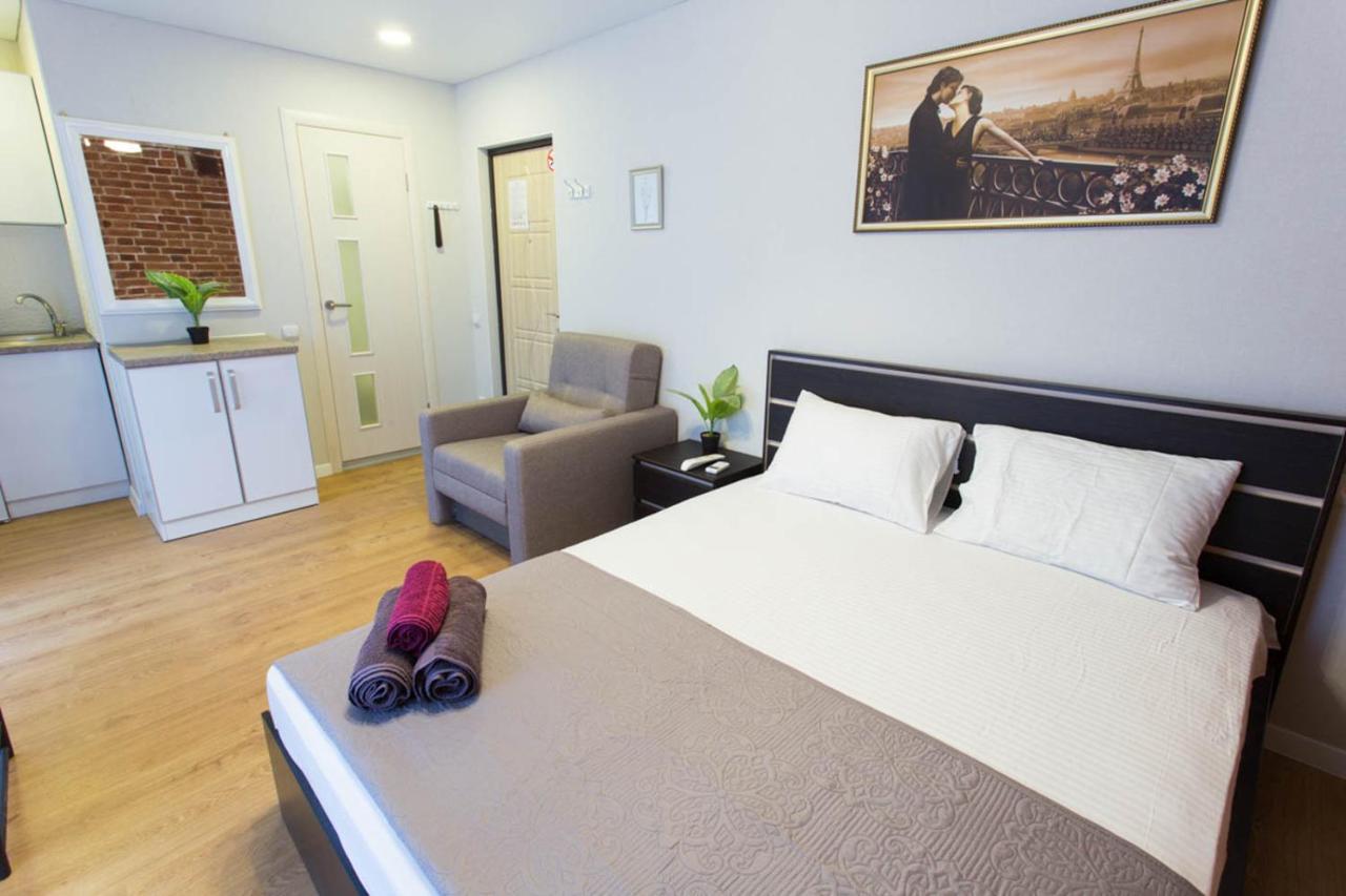 Studio Near Metro Yaroslava Mudroho, Universytet - Mykoly Khvylovoho Str 5-3 Kharkiv Bagian luar foto