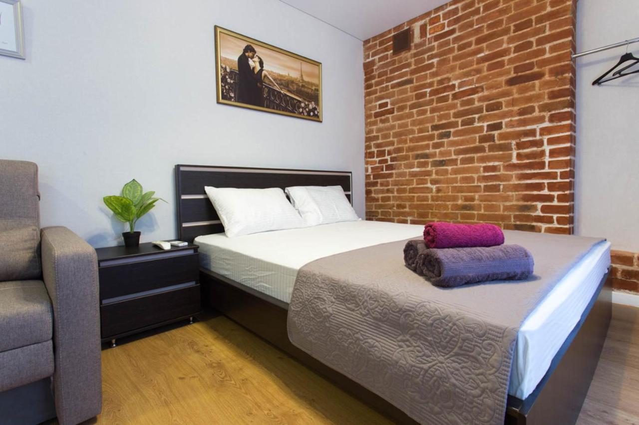 Studio Near Metro Yaroslava Mudroho, Universytet - Mykoly Khvylovoho Str 5-3 Kharkiv Bagian luar foto