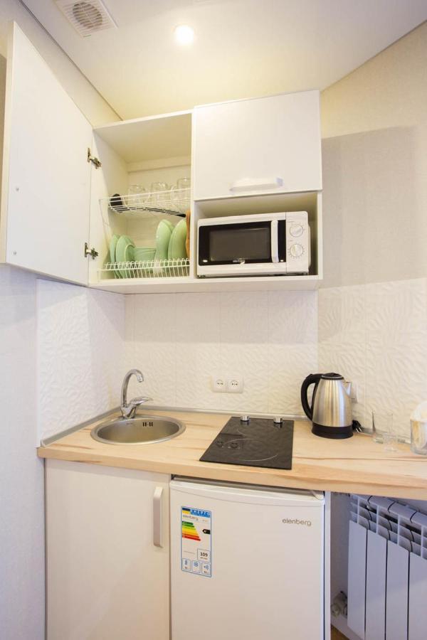 Studio Near Metro Yaroslava Mudroho, Universytet - Mykoly Khvylovoho Str 5-3 Kharkiv Bagian luar foto