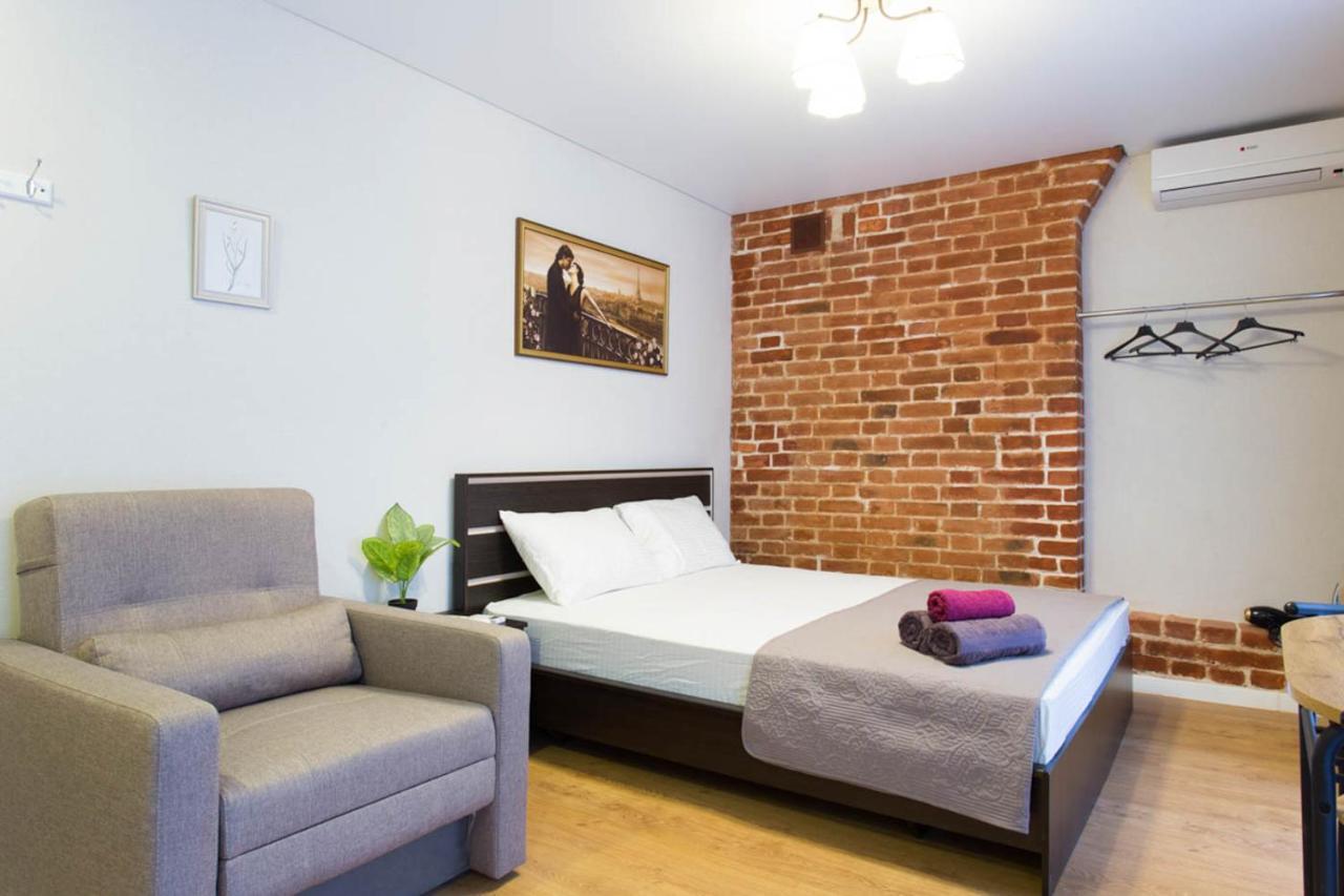 Studio Near Metro Yaroslava Mudroho, Universytet - Mykoly Khvylovoho Str 5-3 Kharkiv Bagian luar foto