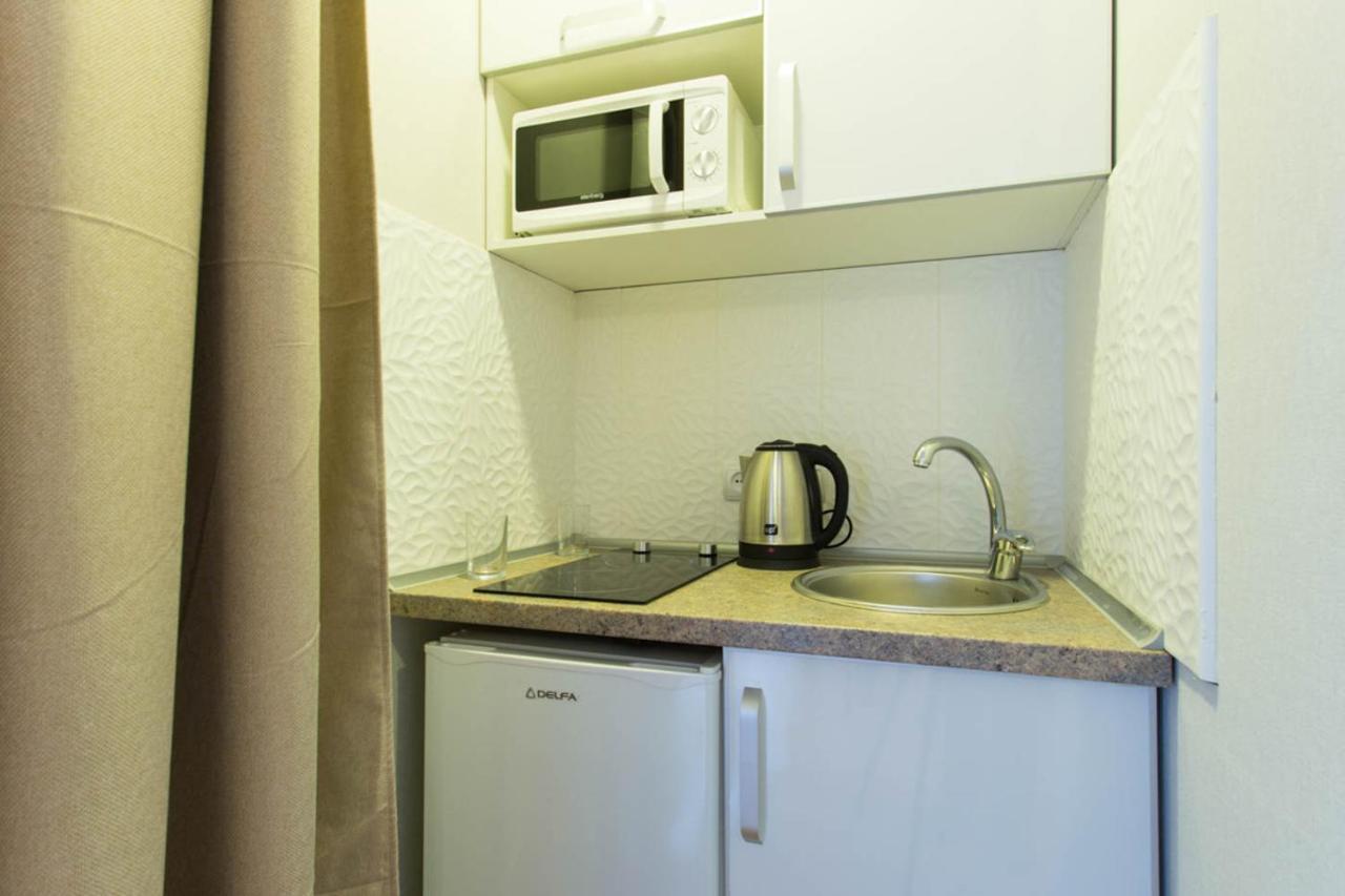Studio Near Metro Yaroslava Mudroho, Universytet - Mykoly Khvylovoho Str 5-3 Kharkiv Bagian luar foto
