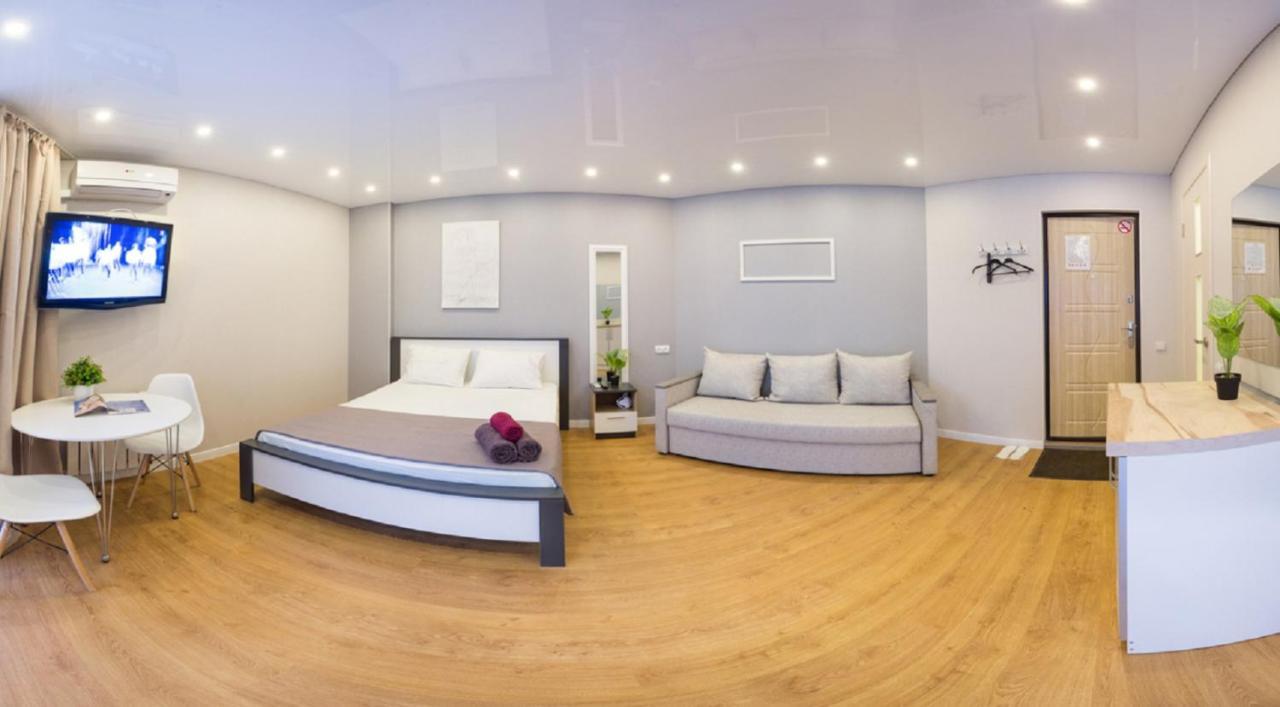 Studio Near Metro Yaroslava Mudroho, Universytet - Mykoly Khvylovoho Str 5-3 Kharkiv Bagian luar foto