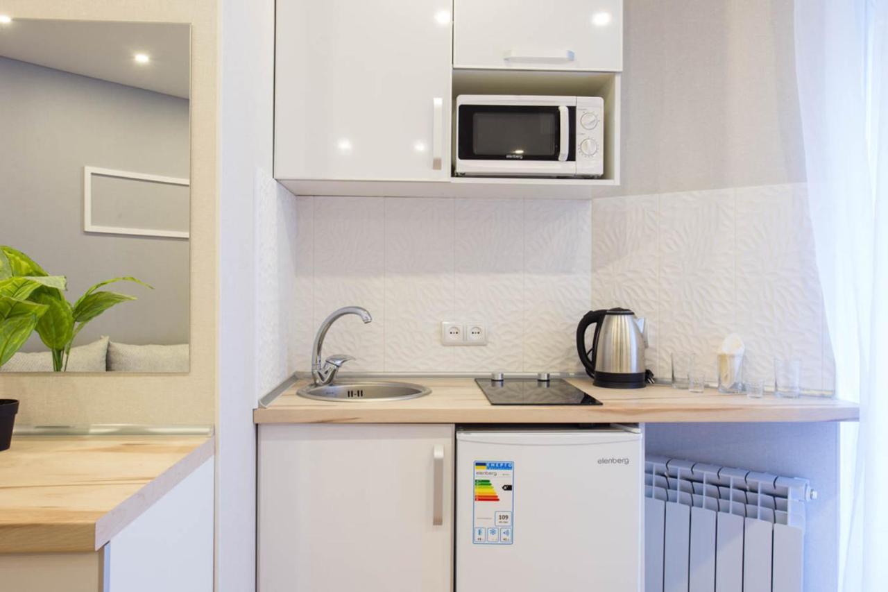 Studio Near Metro Yaroslava Mudroho, Universytet - Mykoly Khvylovoho Str 5-3 Kharkiv Bagian luar foto